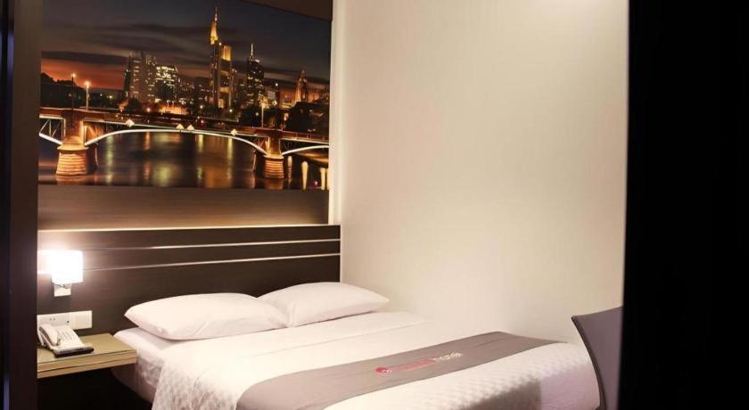 Neotel Hotel City Centre Tanjung Redep Exterior foto